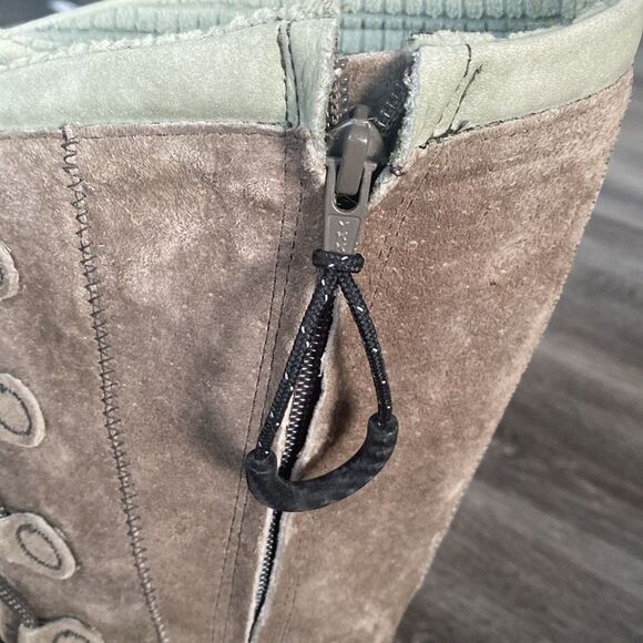 Teva Tan & Mint Green Suede Boots Lace-Up Tons of Details Insulations Boho sz11 - Picture 6 of 13